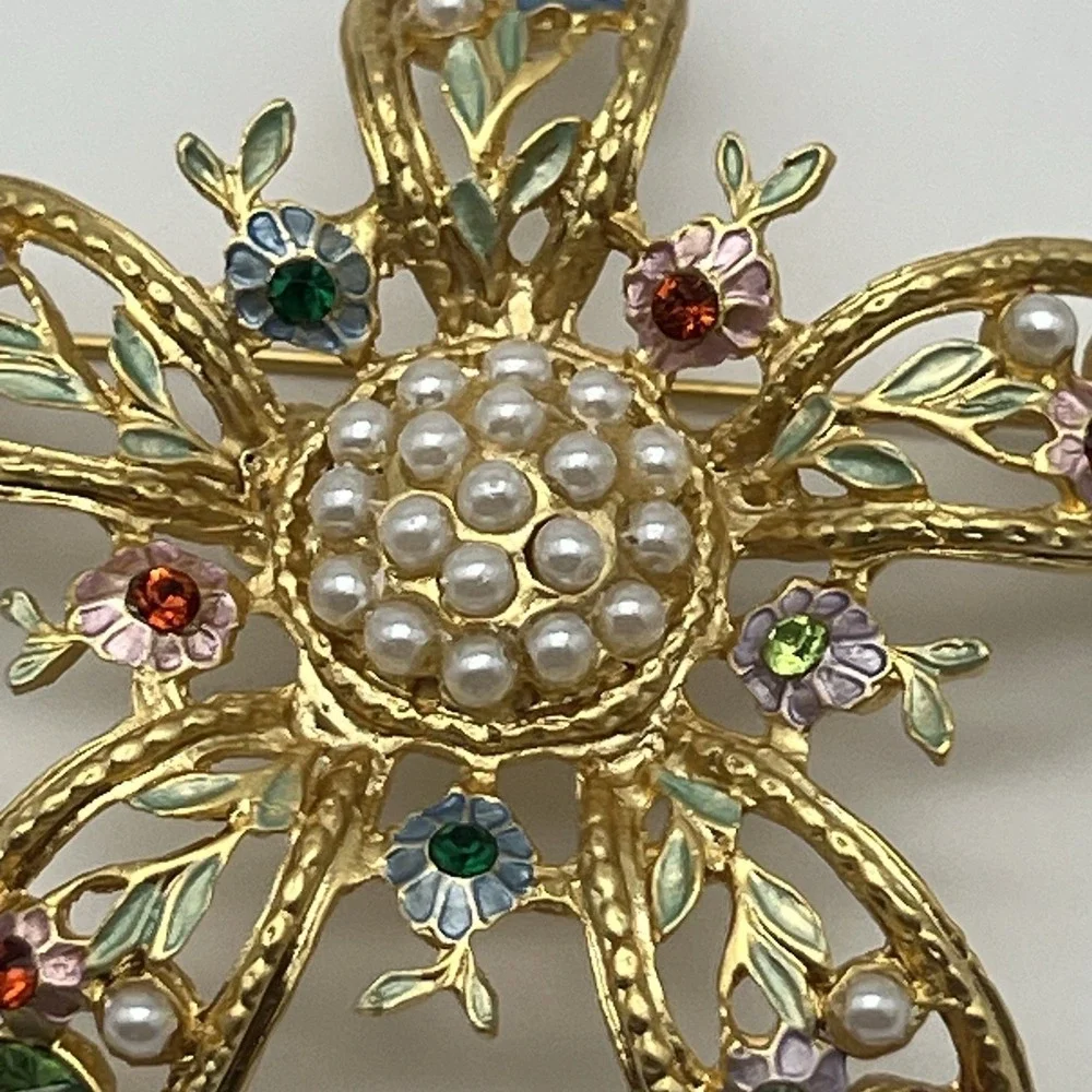 Vintage Rhinestone Pearl Brooch Signed Tiara Misu IV Pastel‎ Flower Gold Toned